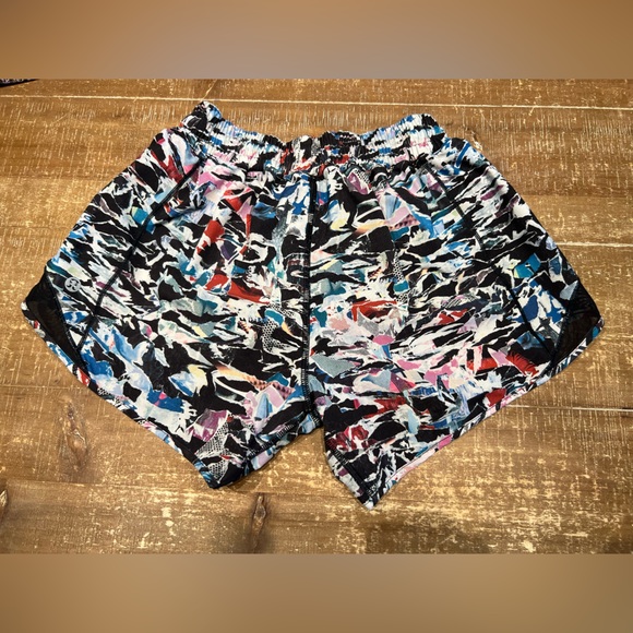 Lululemon Hotty Hot Short Il (Long 4") - Picture 9 of 14